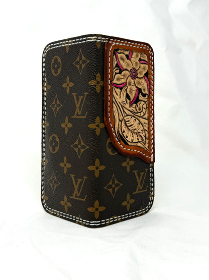 ￼ Louis Vuitton, long wallet